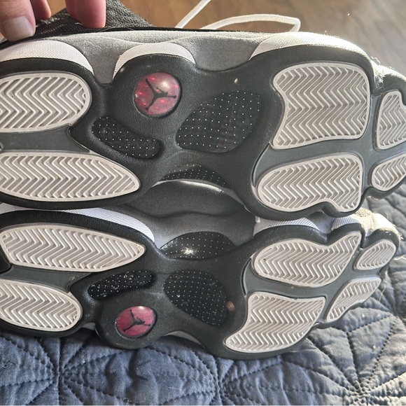 Jordan 13s Black/White/Grey w Red

Lightly worn. Best shape - Picture 4 of 4